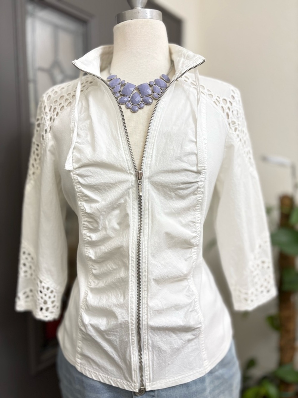 Zenergy by Chico’s Lightweight Mock-Neck Ruched Front Eyelet Sleeves Jacket